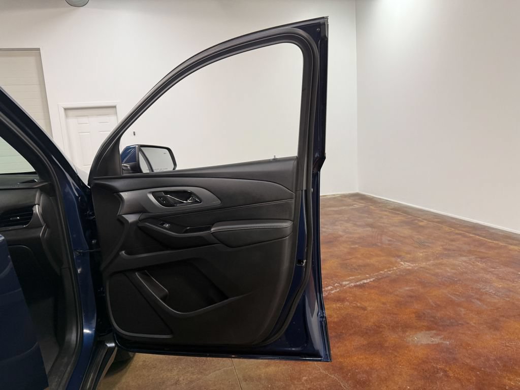 Used 2023 Chevrolet Traverse LT w/ LPO, Floor Liner Package AWD/4WD image 61