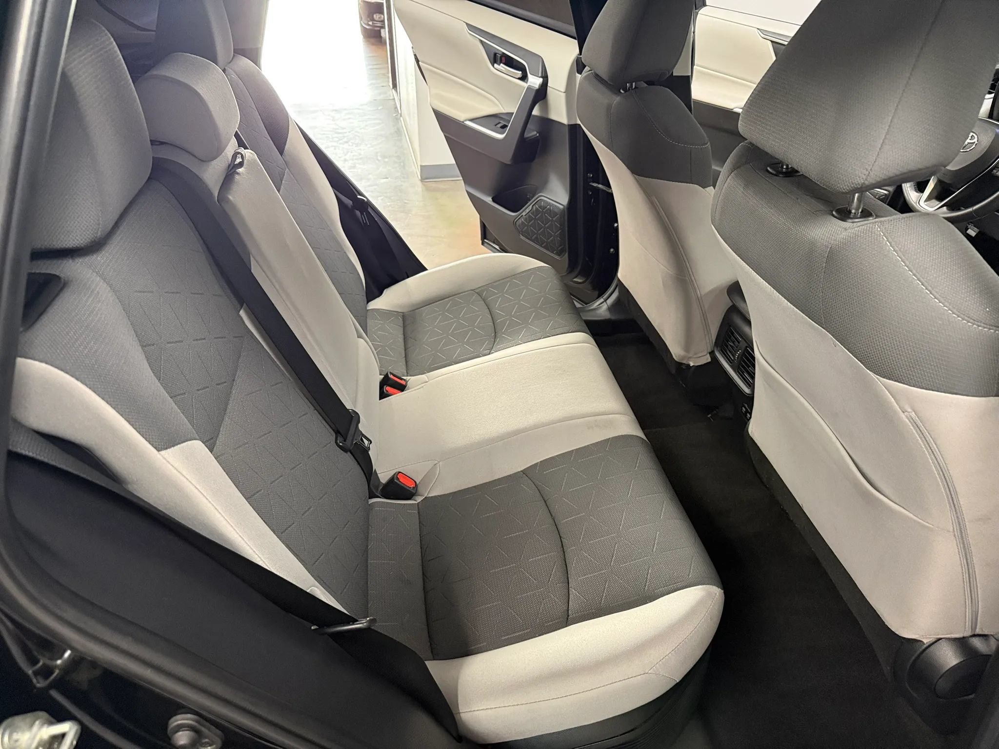 Used 2019 Toyota RAV4 XLE AWD/4WD image 15