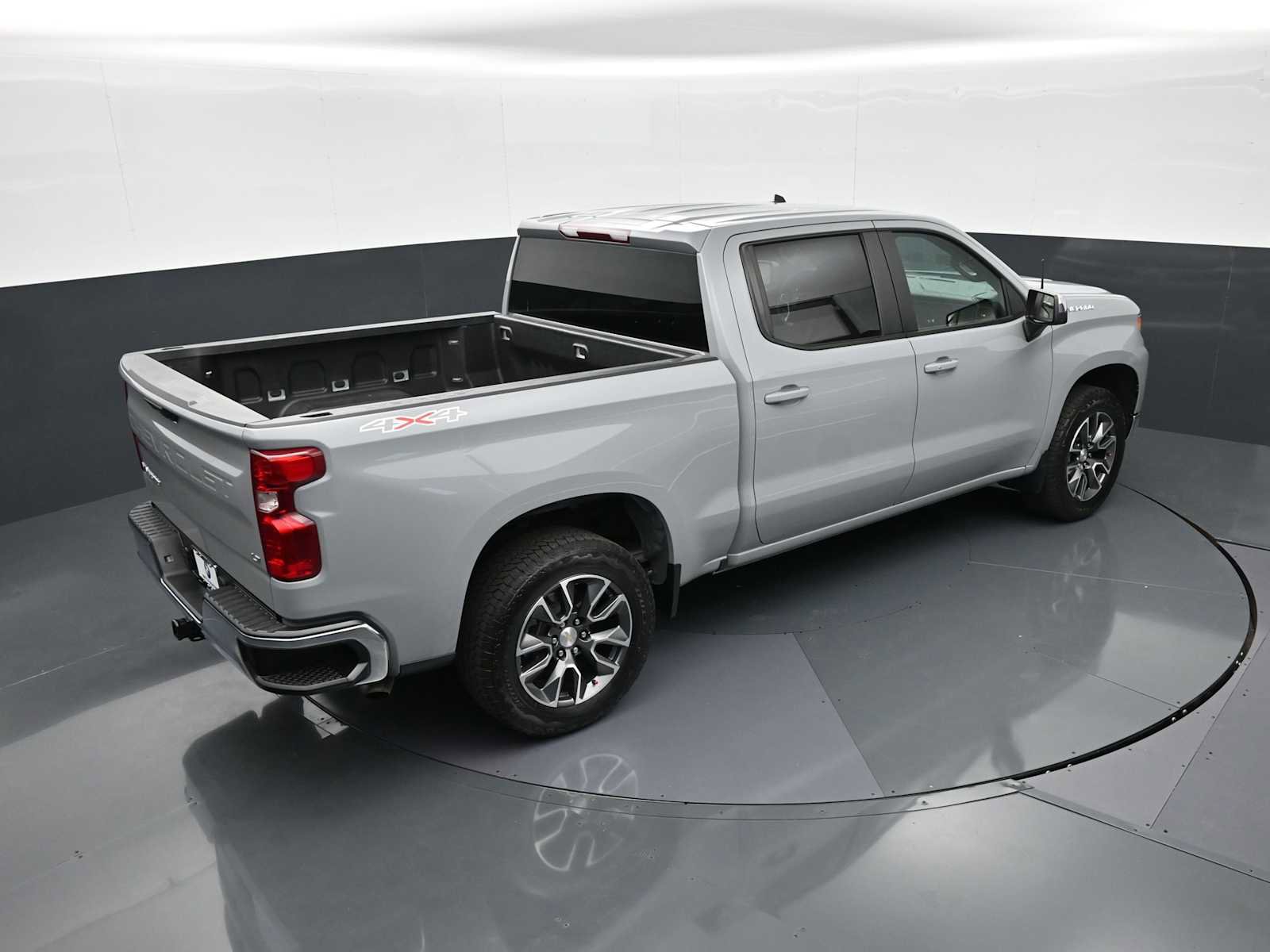 Used 2024 Chevrolet Silverado 1500 LT AWD/4WD image 20