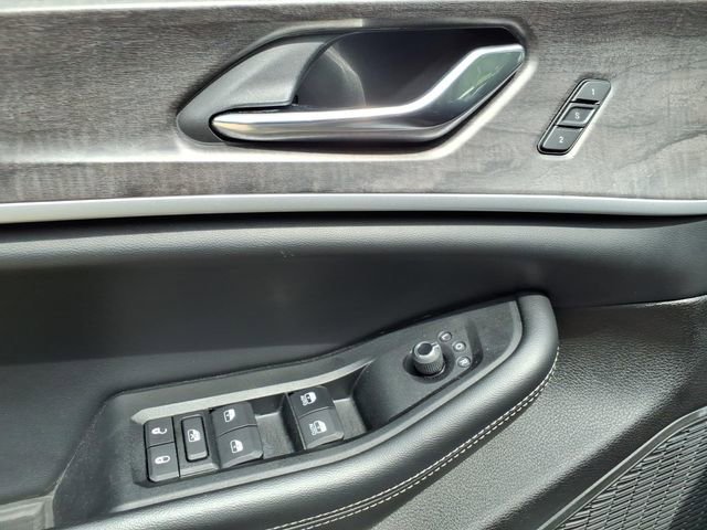 Used 2024 Jeep Grand Cherokee Limited RWD image 21