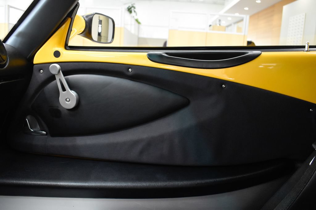 Used 2005 Lotus Elise RWD image 21
