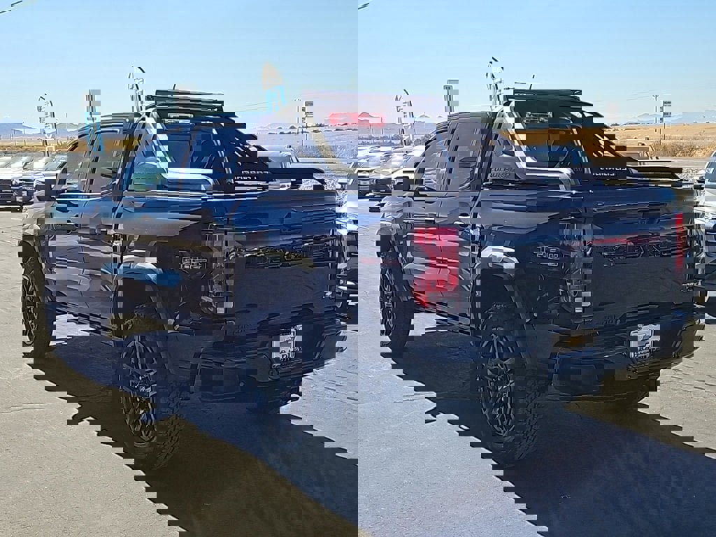 New 2025 Chevrolet Colorado Trail Boss w/ Midnight Edition image 5