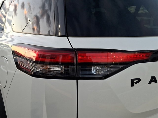 Used 2022 Nissan Pathfinder SL w/ SL Black Package image 15