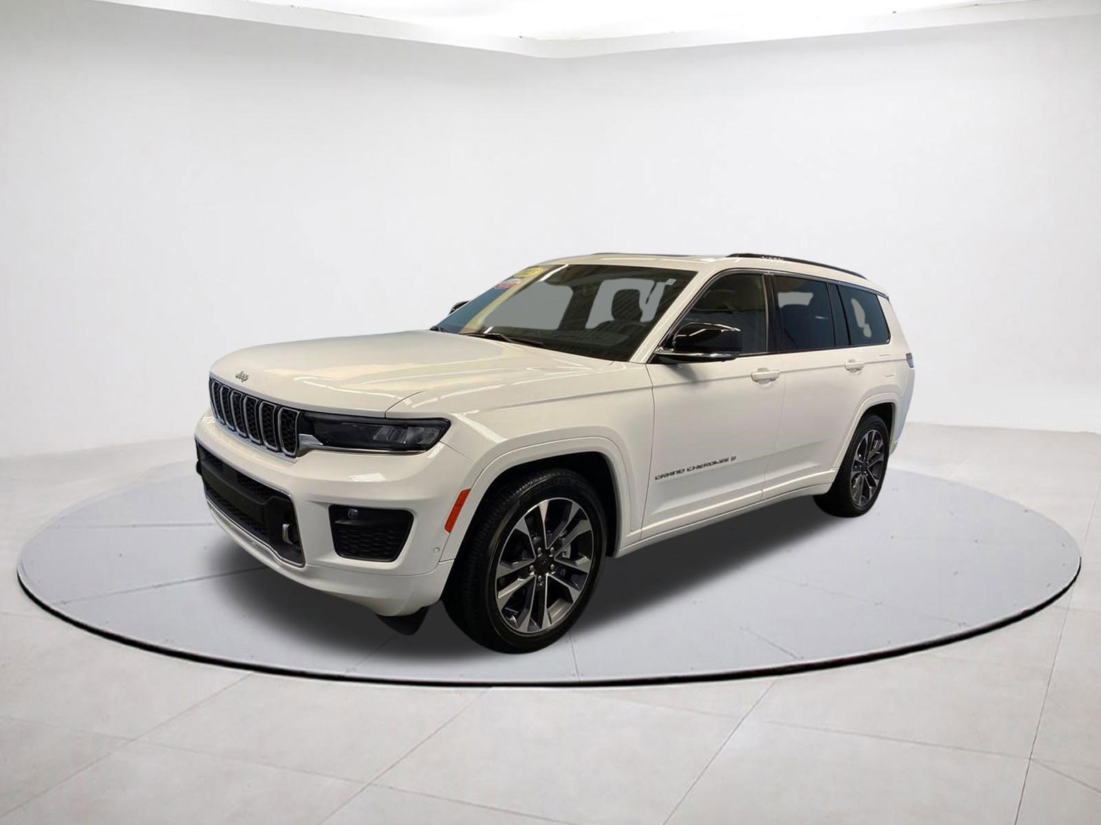 Certified 2025 Jeep Grand Cherokee L Overland w/ Advanced Protech Group III AWD/4WD image 3