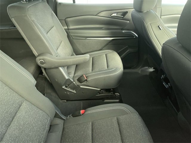 Used 2025 Chevrolet Traverse LT image 10