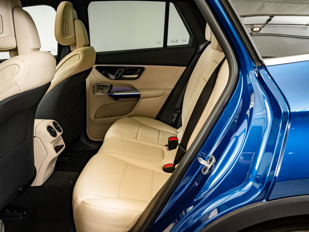 New 2026 Mercedes-Benz GLC 300 4MATIC image 41