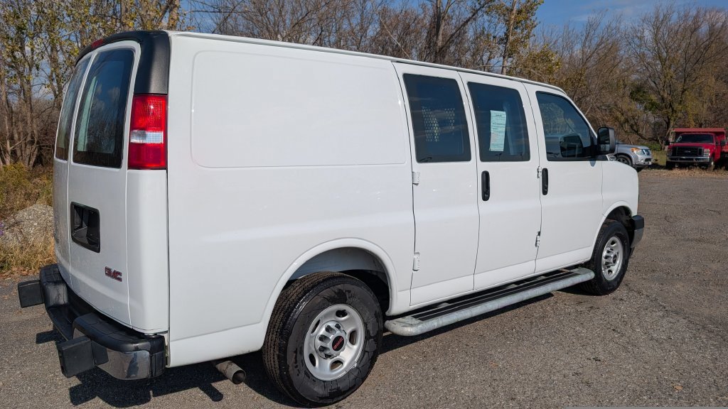 Used 2025 GMC Savana 2500 w/ Driver Convenience Package RWD image 5