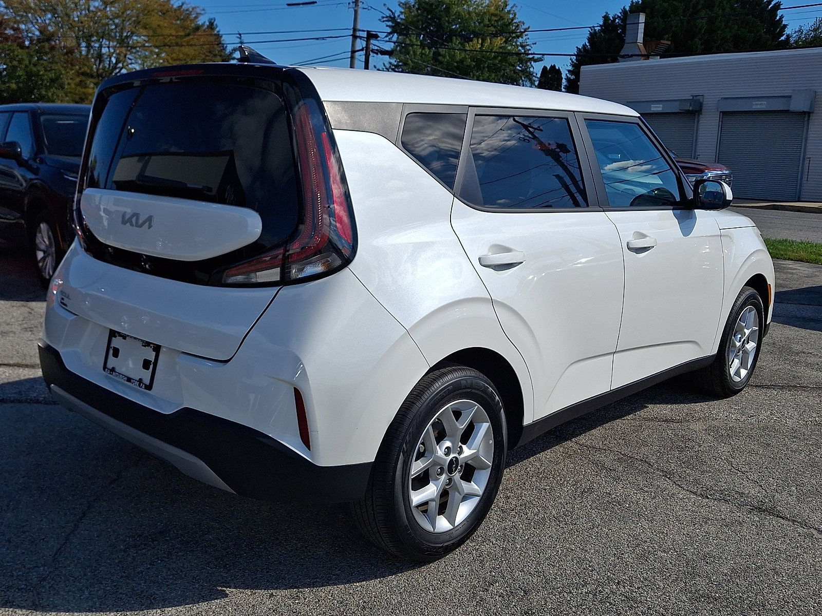 Certified 2025 Kia Soul LX w/ LX Technology Package FWD image 6