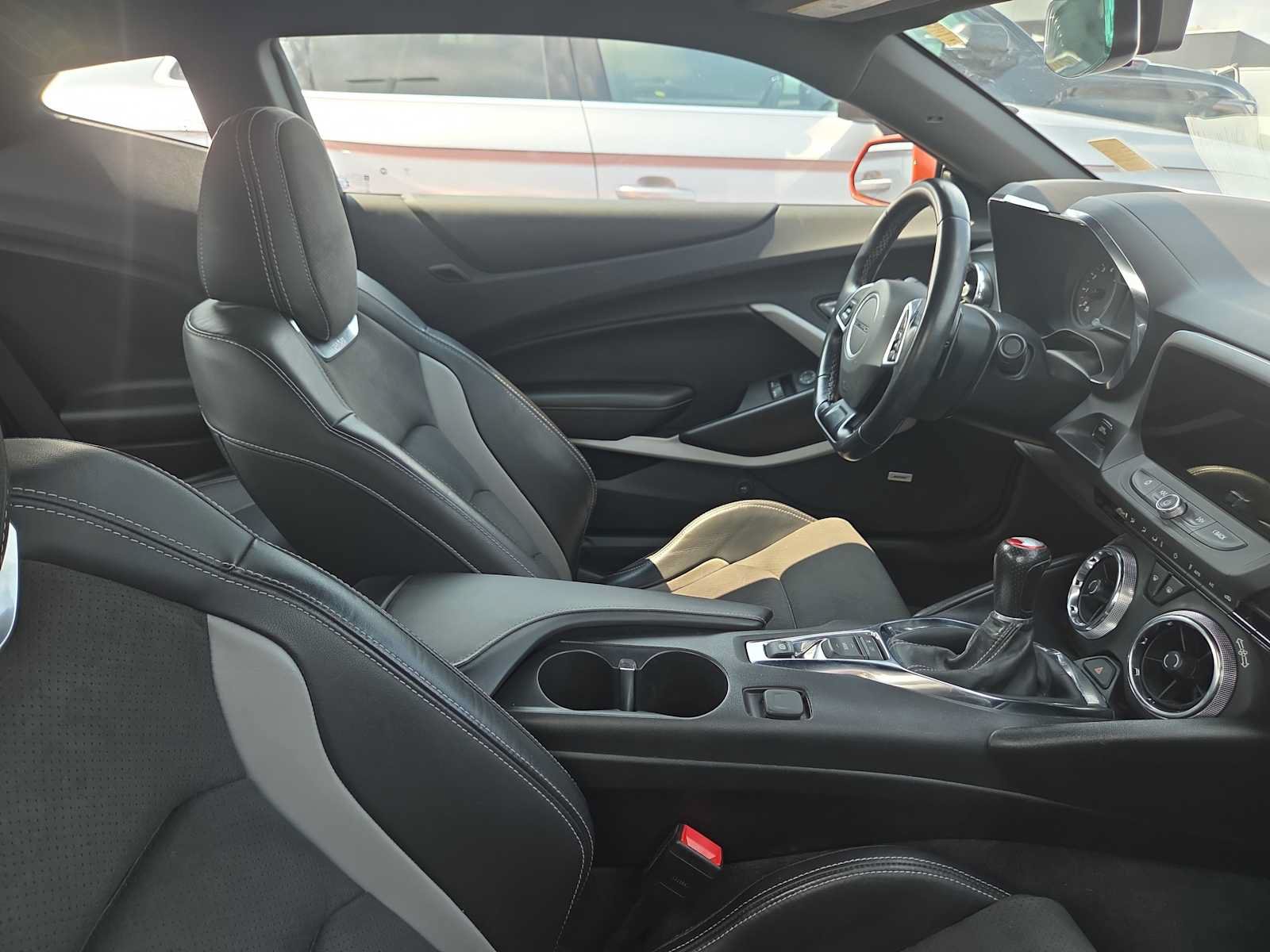 Used 2022 Chevrolet Camaro LT w/ Technology Package RWD image 4