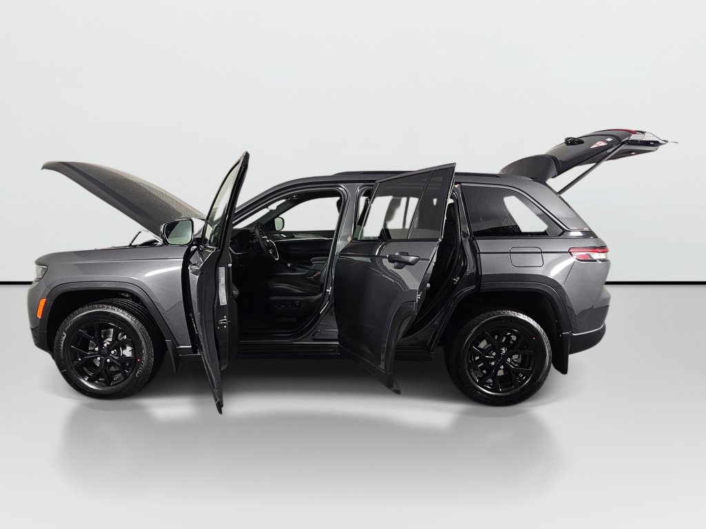 New 2026 Jeep Grand Cherokee Altitude AWD/4WD image 11