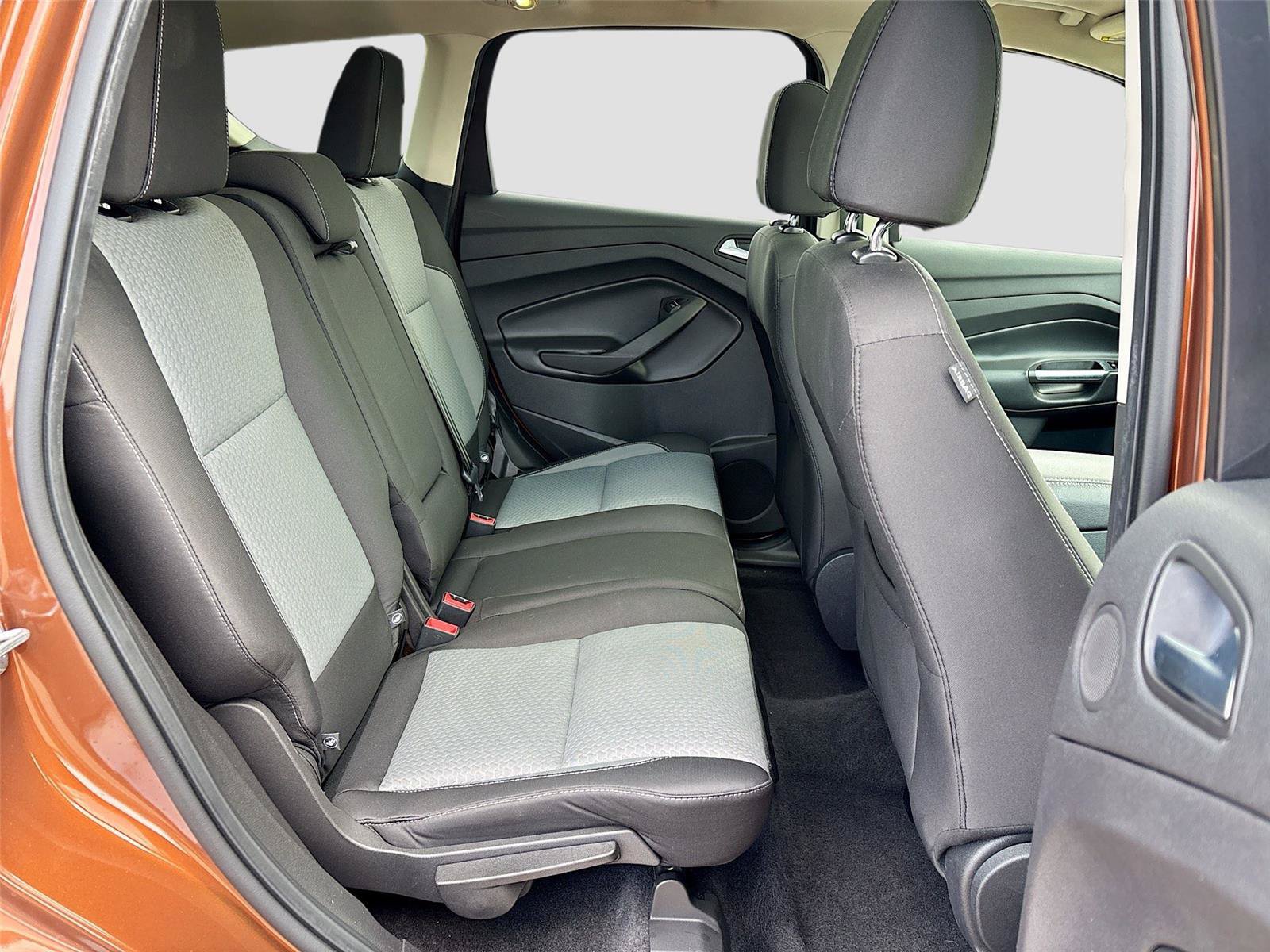 Used 2017 Ford Escape SE w/ Equipment Group 201A AWD/4WD image 28