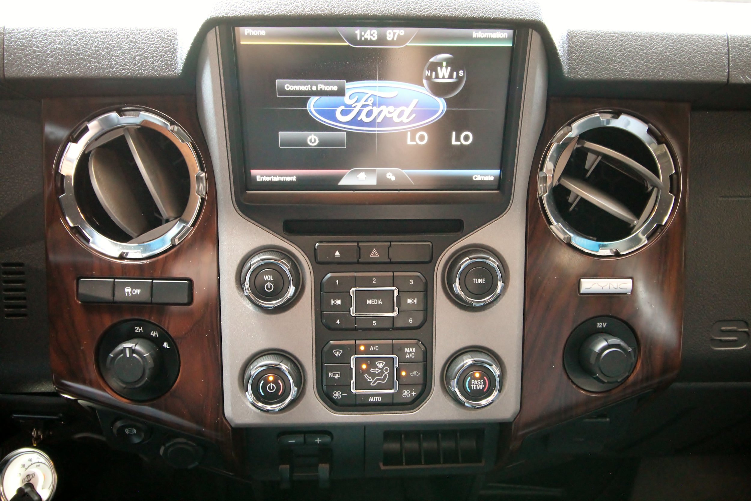 Used 2015 Ford F250 Lariat AWD/4WD image 31