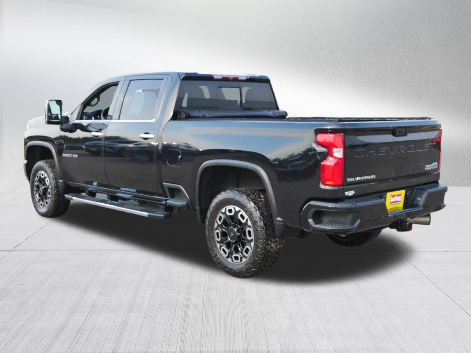 Used 2022 Chevrolet Silverado 3500 High Country w/ Safety Package II AWD/4WD image 5