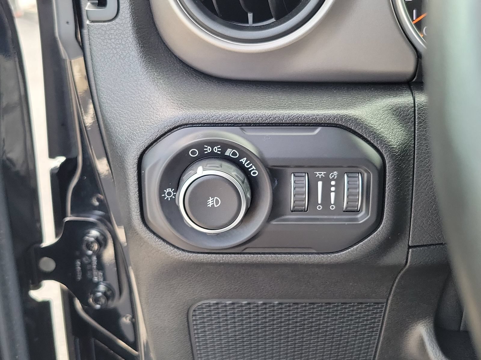 Used 2020 Jeep Wrangler Unlimited Sport AWD/4WD image 22