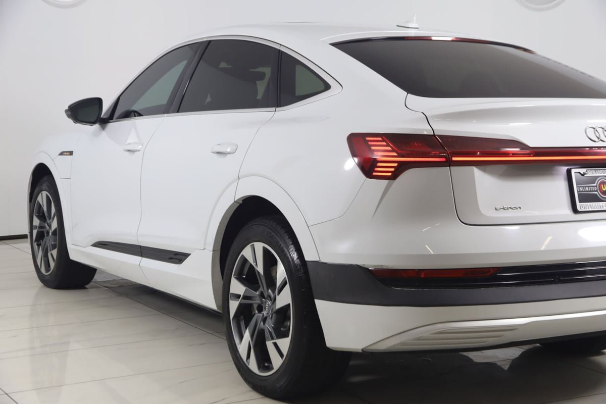Used 2020 Audi e-tron Premium Plus AWD/4WD image 24