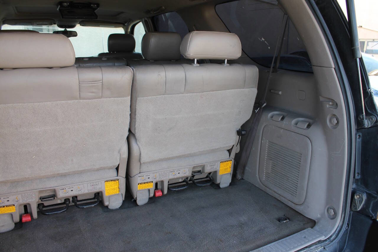Used 2003 Toyota Sequoia Limited RWD image 29