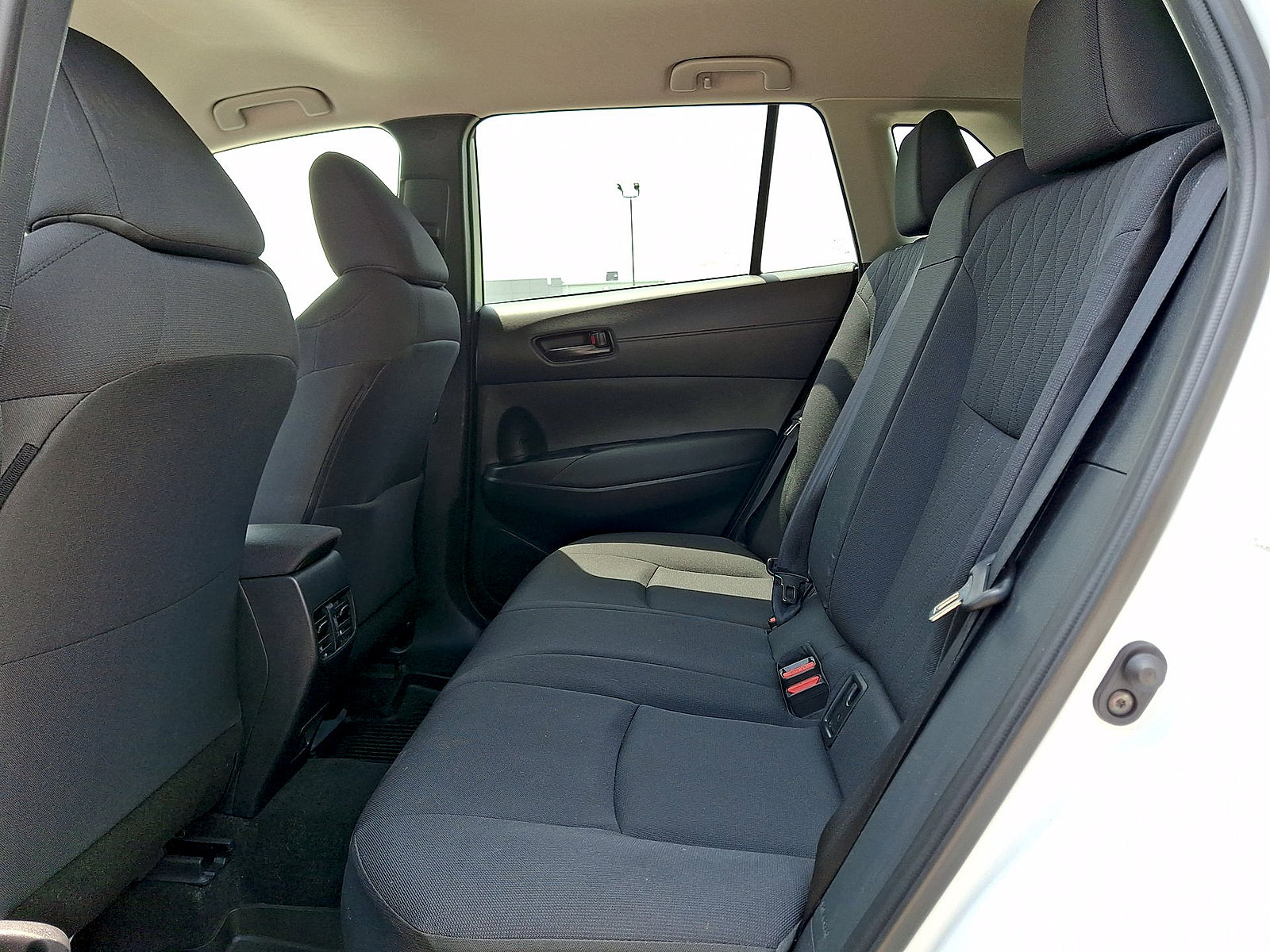 Used 2024 Toyota Corolla Cross LE AWD/4WD image 19