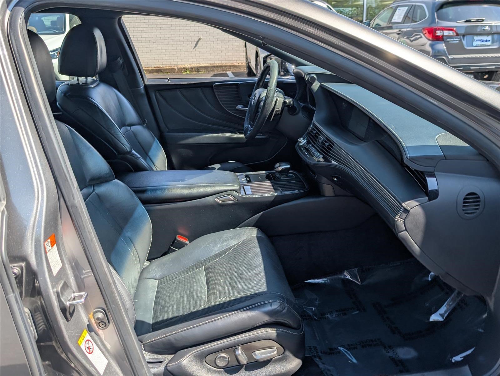 Used 2019 Lexus LS 500 AWD w/ Accessory Package (Z2) image 11