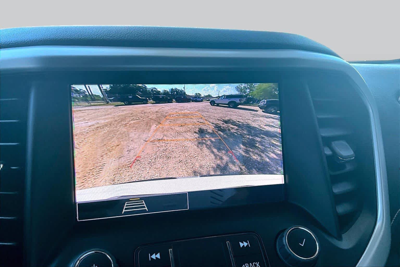 Used 2022 GMC Acadia SLE FWD image 29