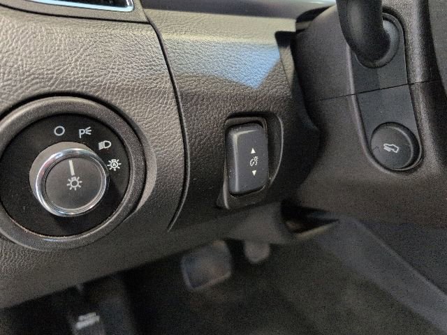 Used 2014 Ford Taurus SEL w/ Equipment Group 201A FWD image 17