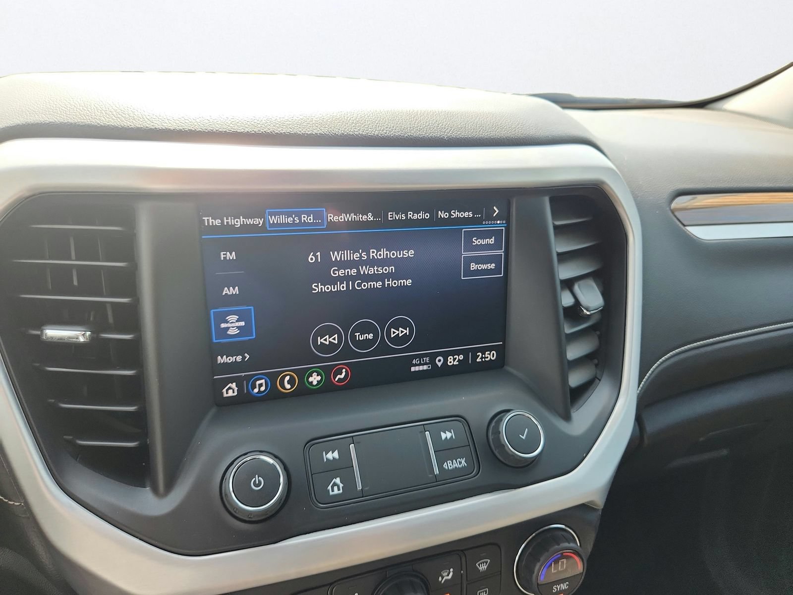 Used 2020 GMC Acadia SLE w/ Driver Convenience Package AWD/4WD image 17