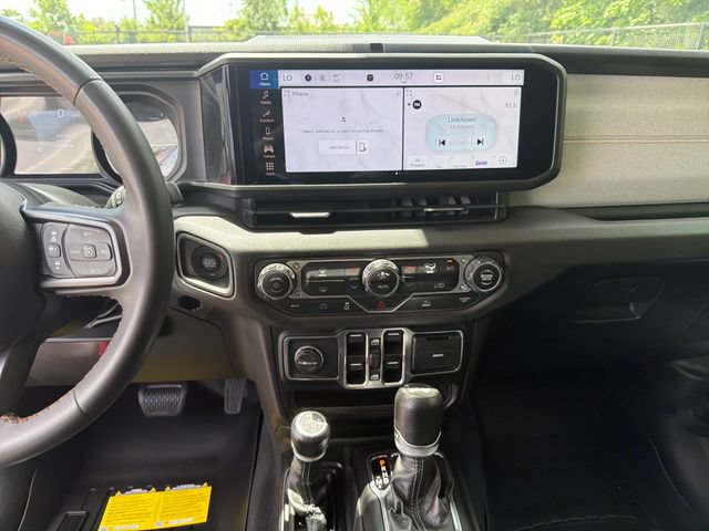 Used 2024 Jeep Wrangler Unlimited AWD/4WD image 20