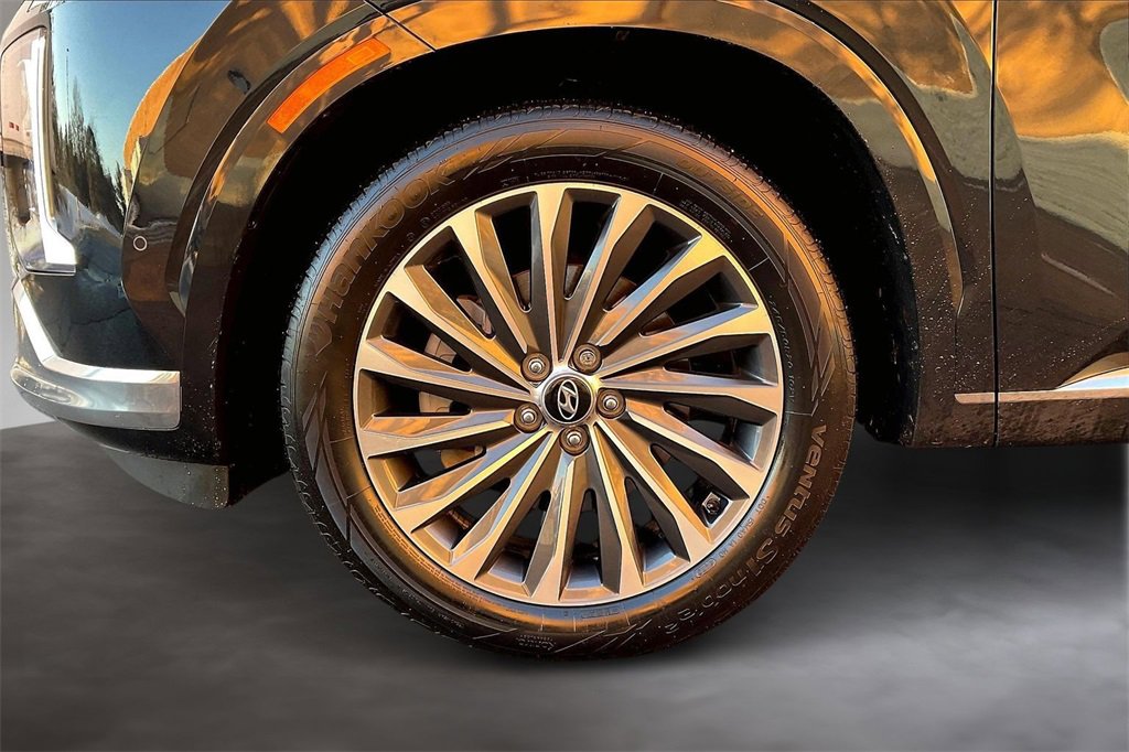 Used 2024 Hyundai Palisade Calligraphy image 34