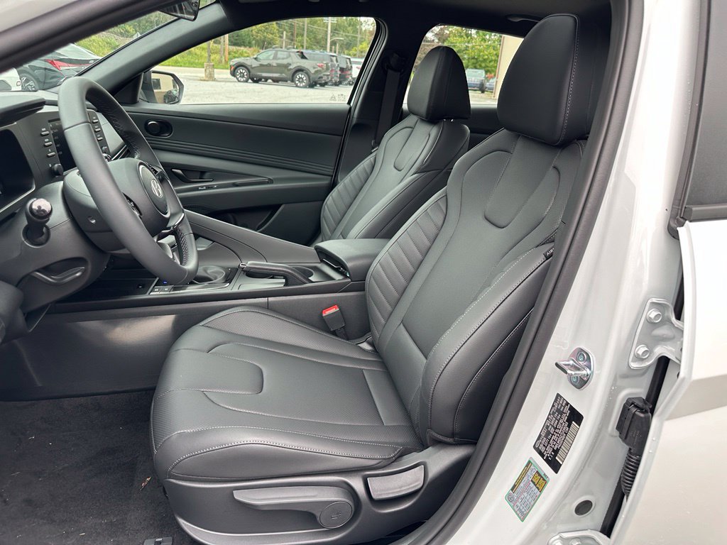 New 2026 Hyundai Elantra SEL Sport FWD image 13