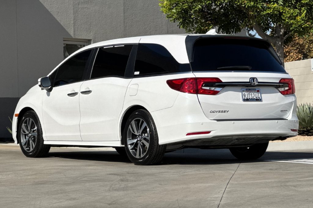 Certified 2024 Honda Odyssey Touring image 8