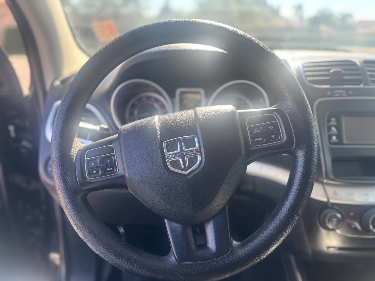 Used 2017 Dodge Journey SXT w/ Comfort/Convenience Group image 12