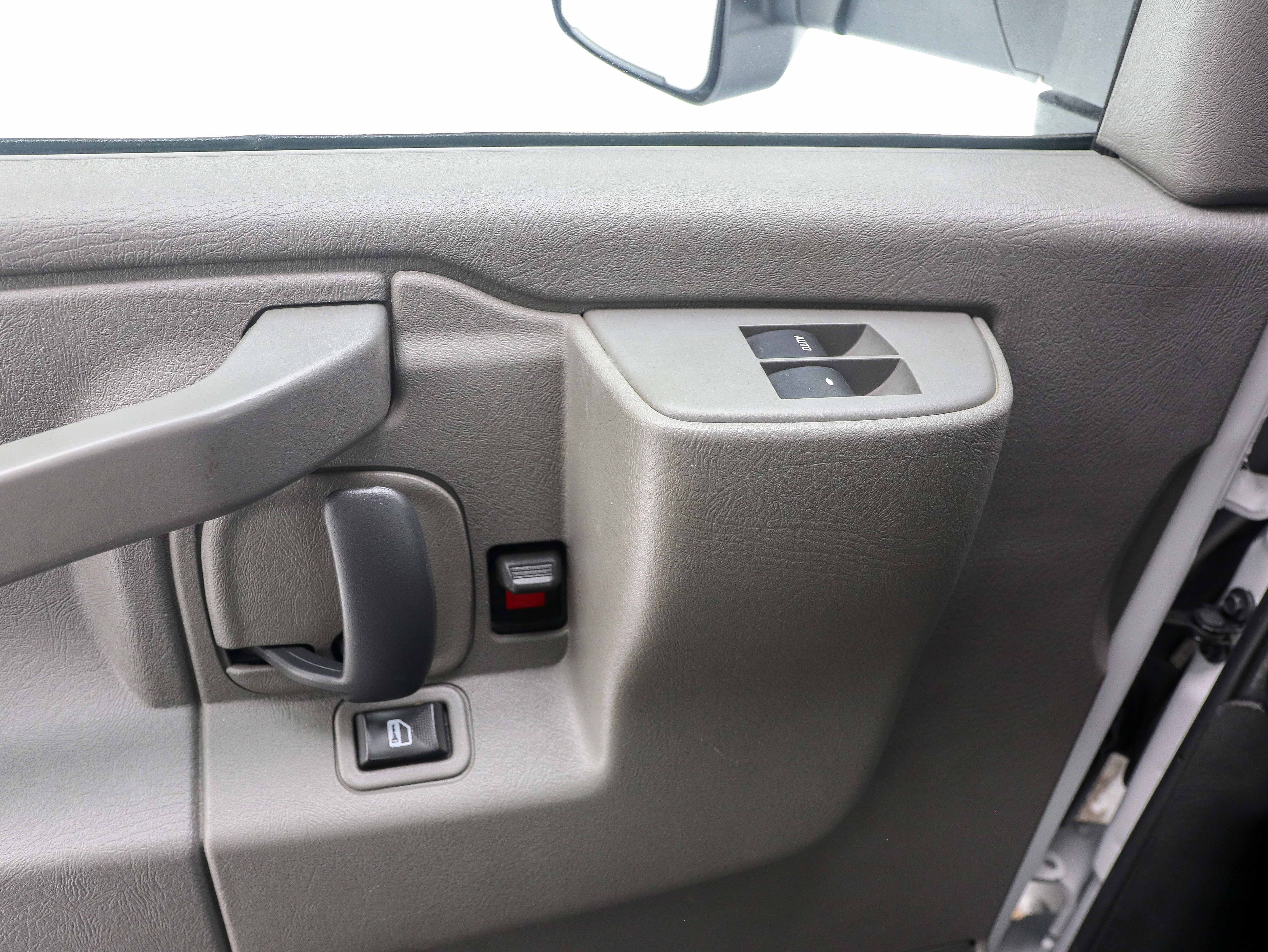 Used 2020 Chevrolet Express 3500 w/ Power Convenience Package image 22