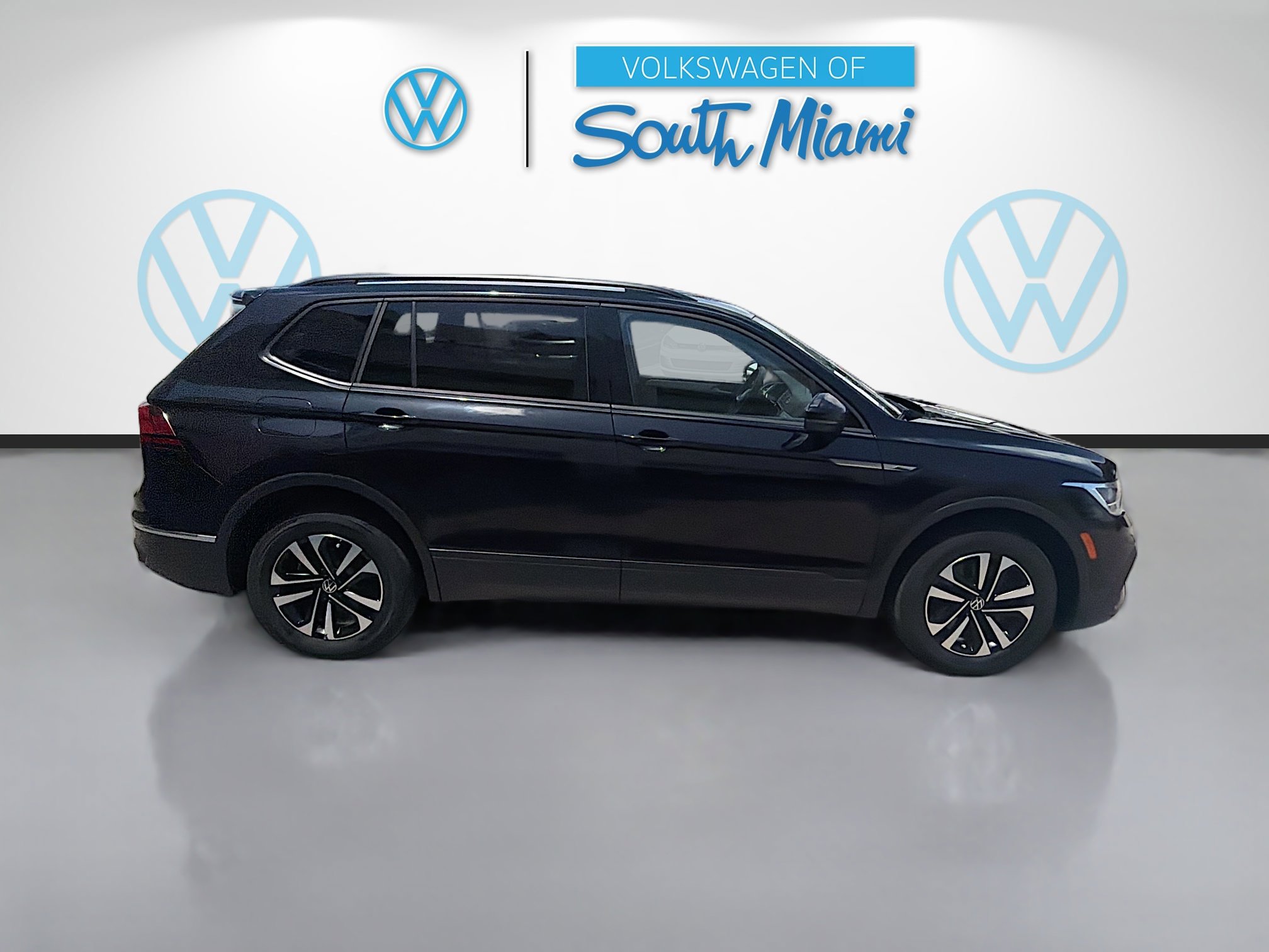 Used 2022 Volkswagen Tiguan S FWD image 8