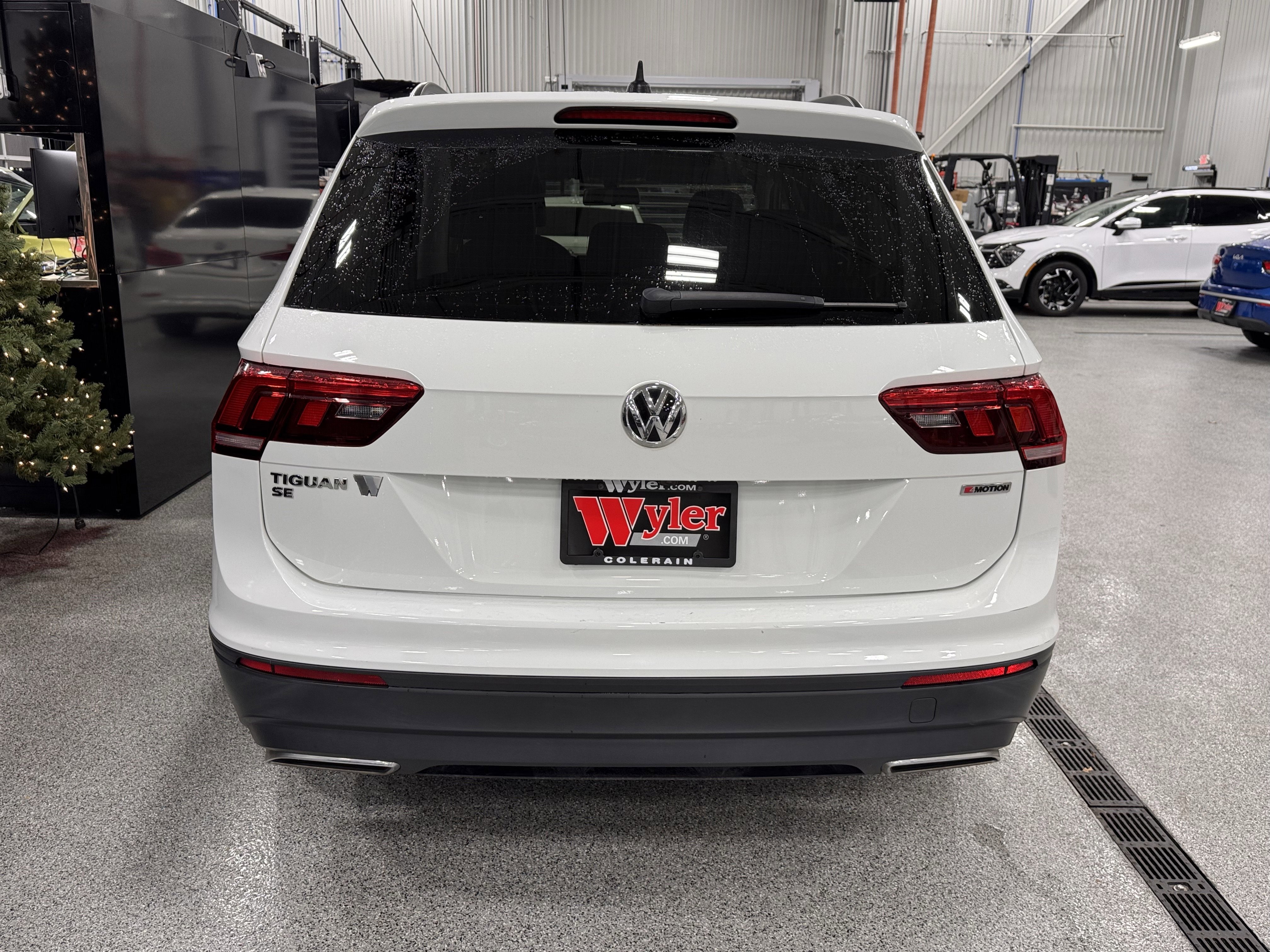 Used 2019 Volkswagen Tiguan SE w/ Panoramic Sunroof Package image 33