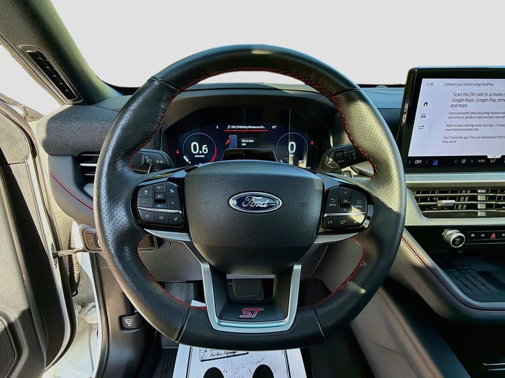 Used 2025 Ford Explorer ST AWD/4WD image 11