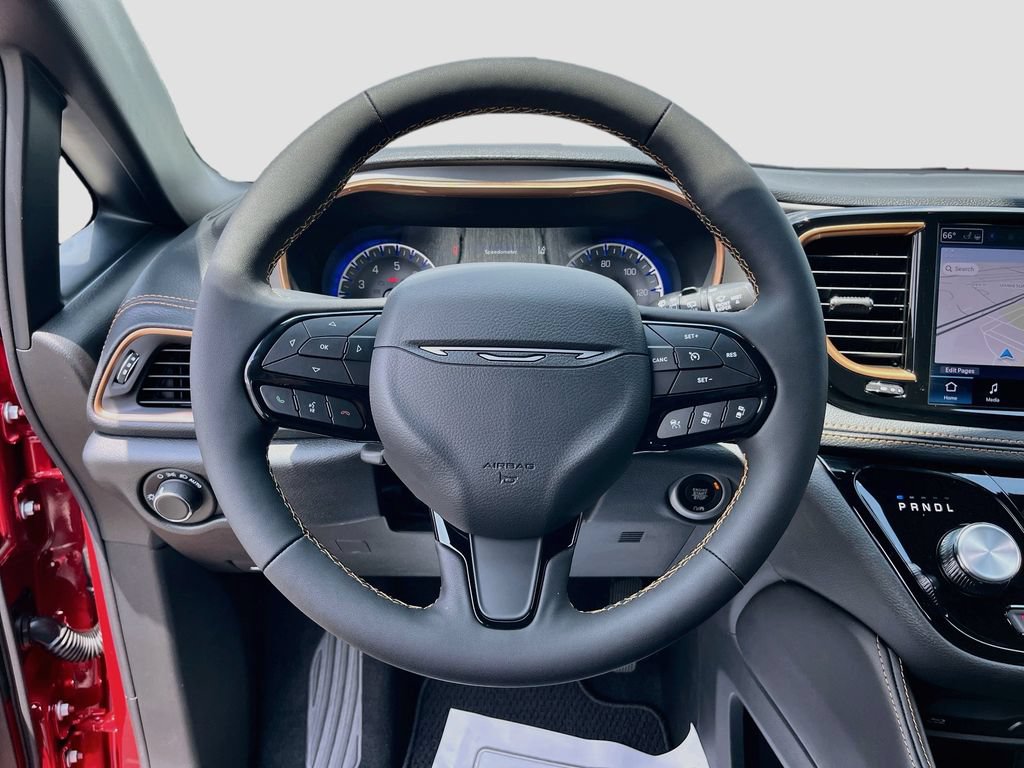 New 2027 Chrysler Pacifica Pinnacle w/ Theater Group FWD image 11