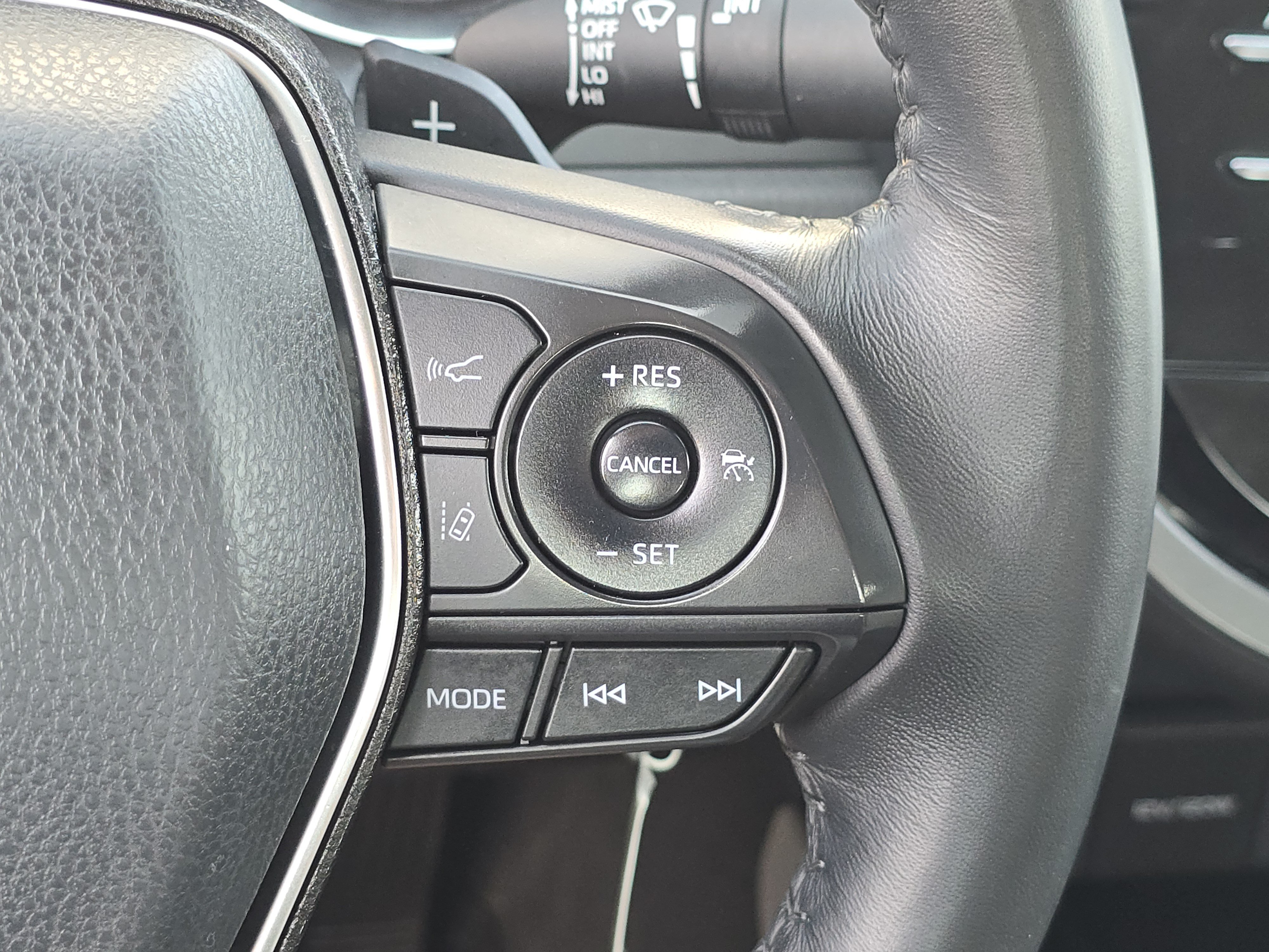 Used 2020 Toyota Camry SE FWD image 25