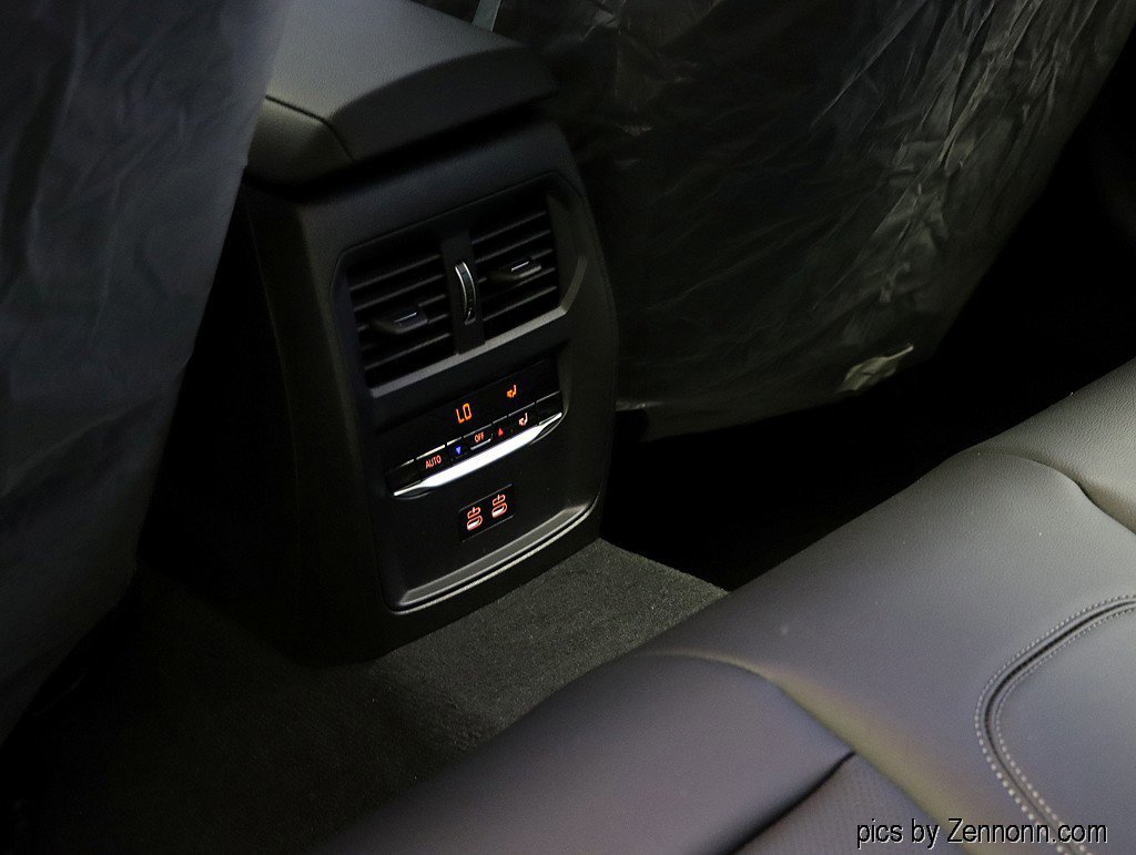 Used 2026 BMW 330i xDrive Sedan image 25