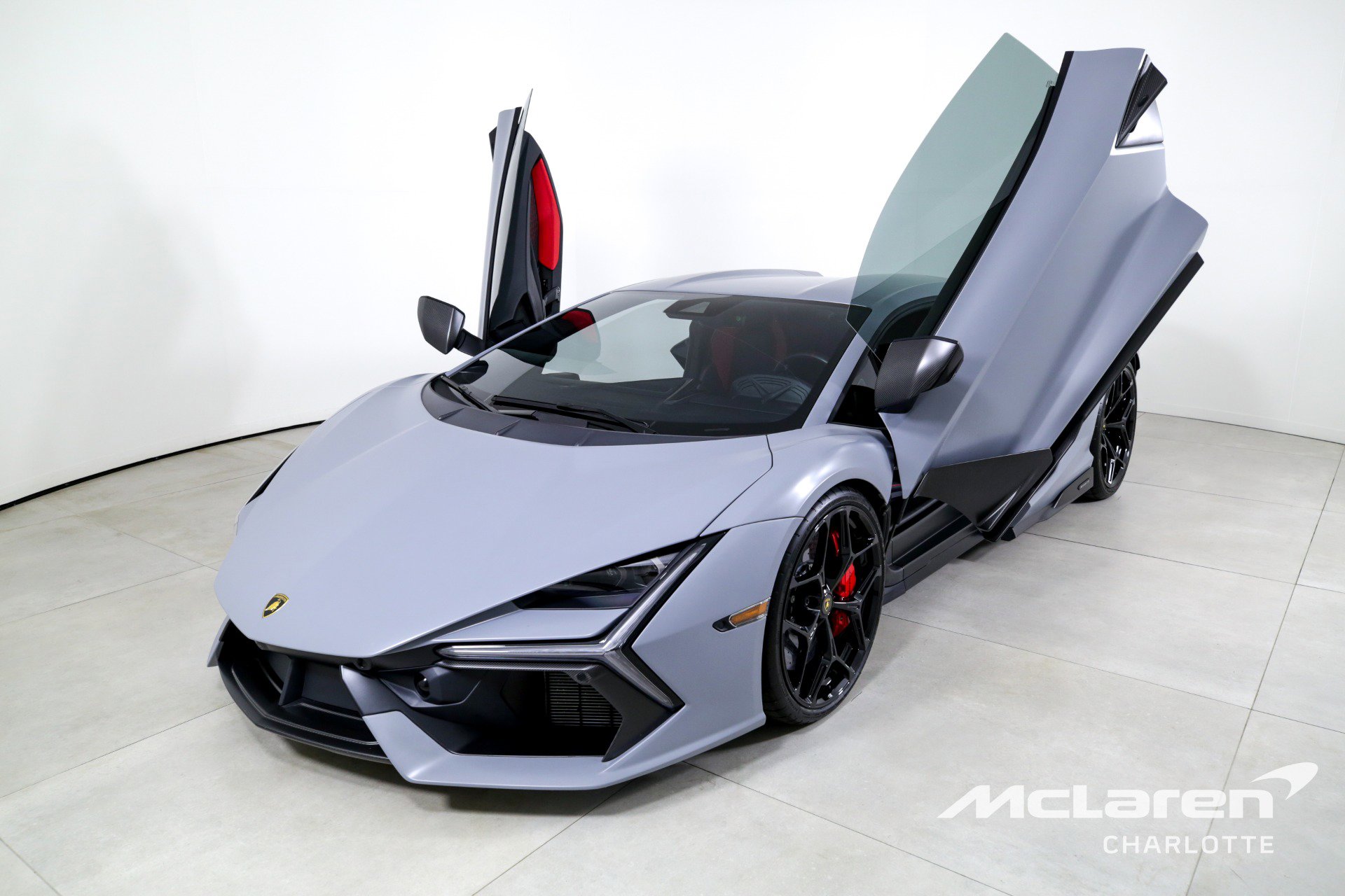 Used 2024 Lamborghini Revuelto image 5