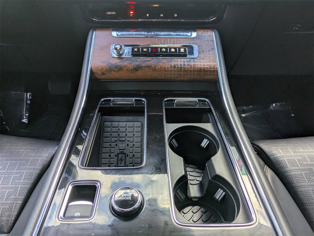 Certified 2025 Lincoln Aviator Black Label image 21