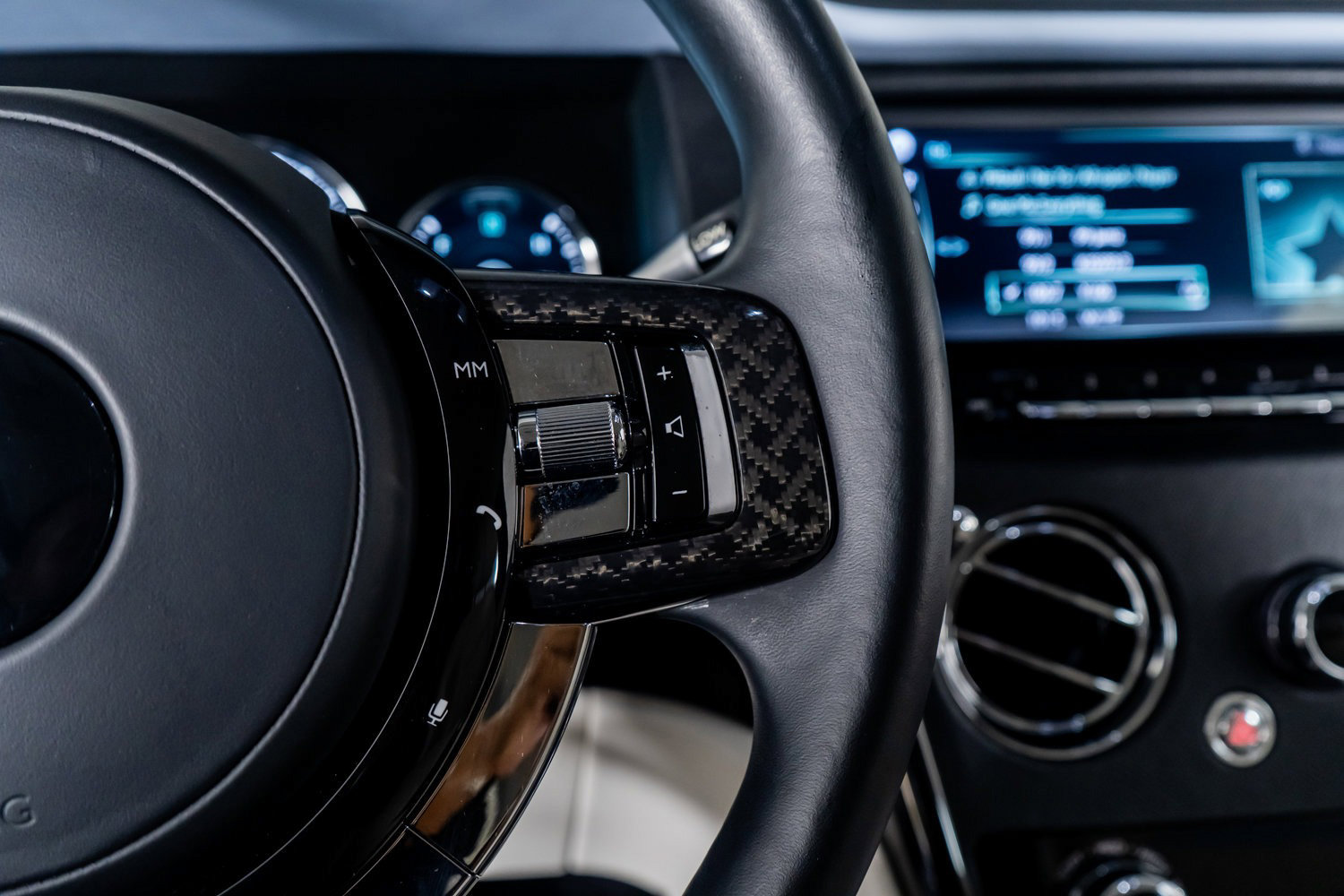 Used 2023 Rolls-Royce Cullinan Black Badge image 42