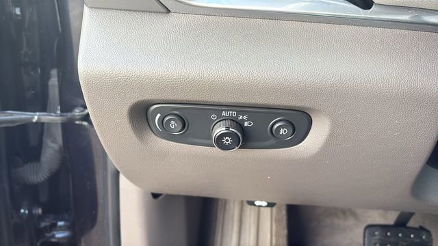 Used 2020 Chevrolet Traverse LT AWD/4WD image 16