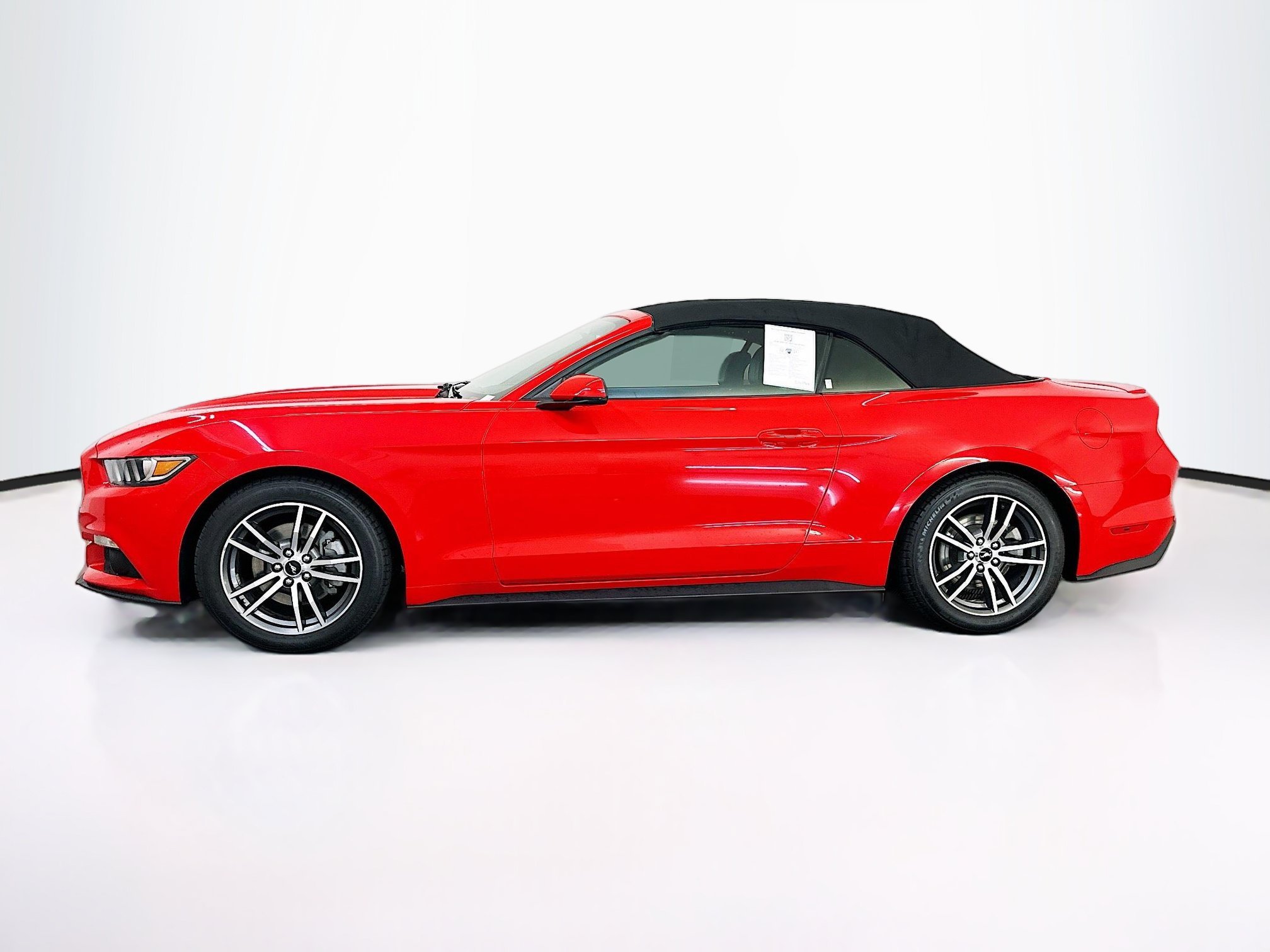 Used 2016 Ford Mustang Premium RWD image 4