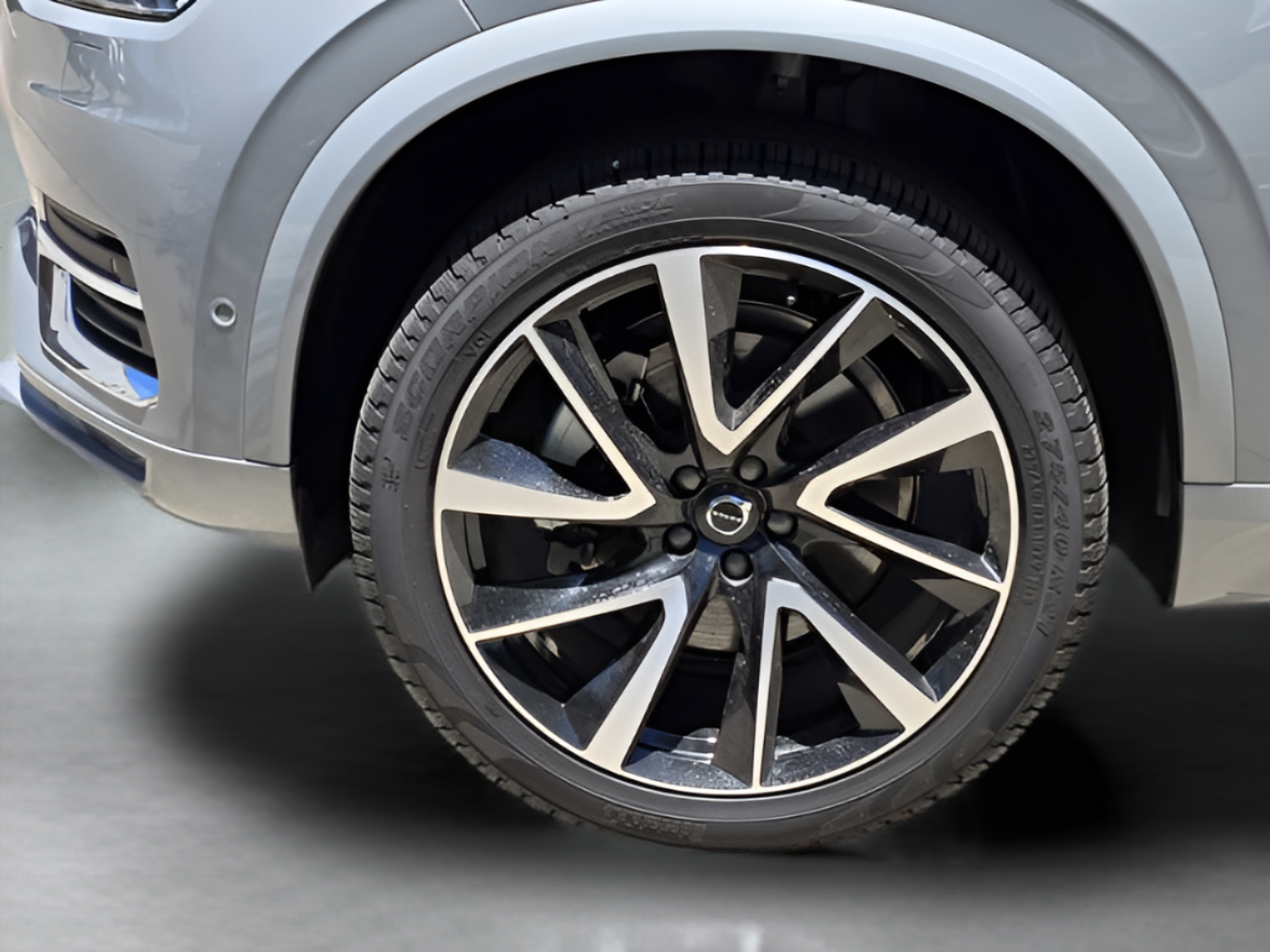Used 2025 Volvo XC90 B6 Plus w/ Protection Package Premier AWD/4WD image 38