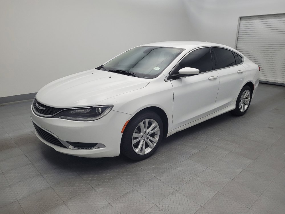 Used 2016 Chrysler 200 Limited Platinum image 2