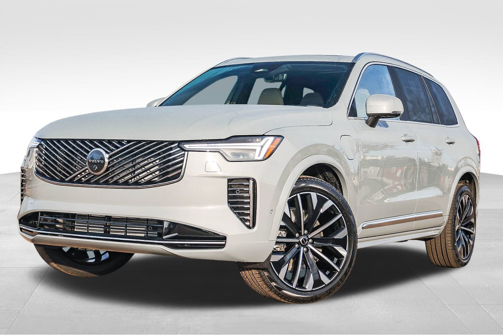 New 2026 Volvo XC90 T8 Plus w/ Protection Package