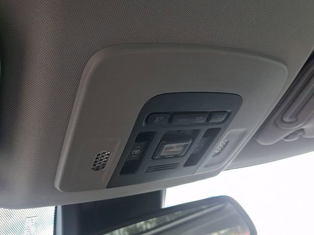 Used 2024 Toyota Camry XSE w/ Navigation Package image 31