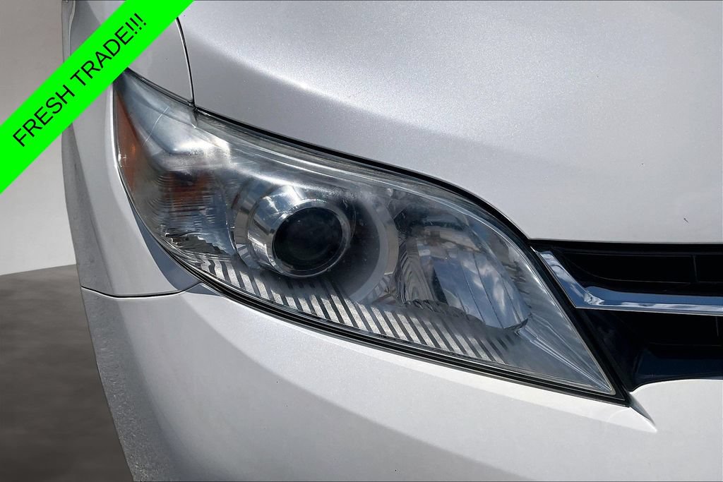 Used 2020 Toyota Sienna XLE Premium AWD/4WD image 32
