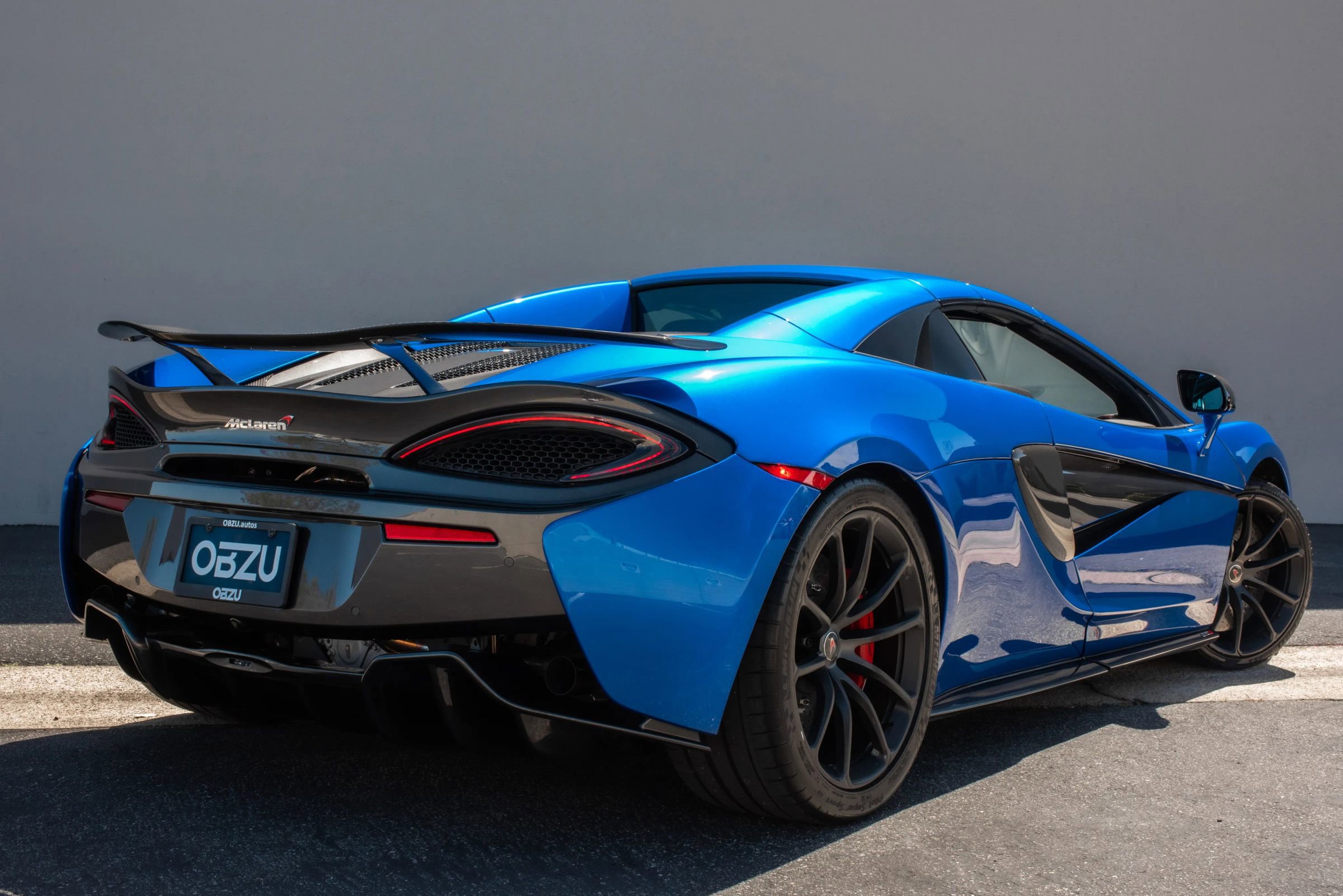 Used 2018 McLaren 570S Spider RWD image 22