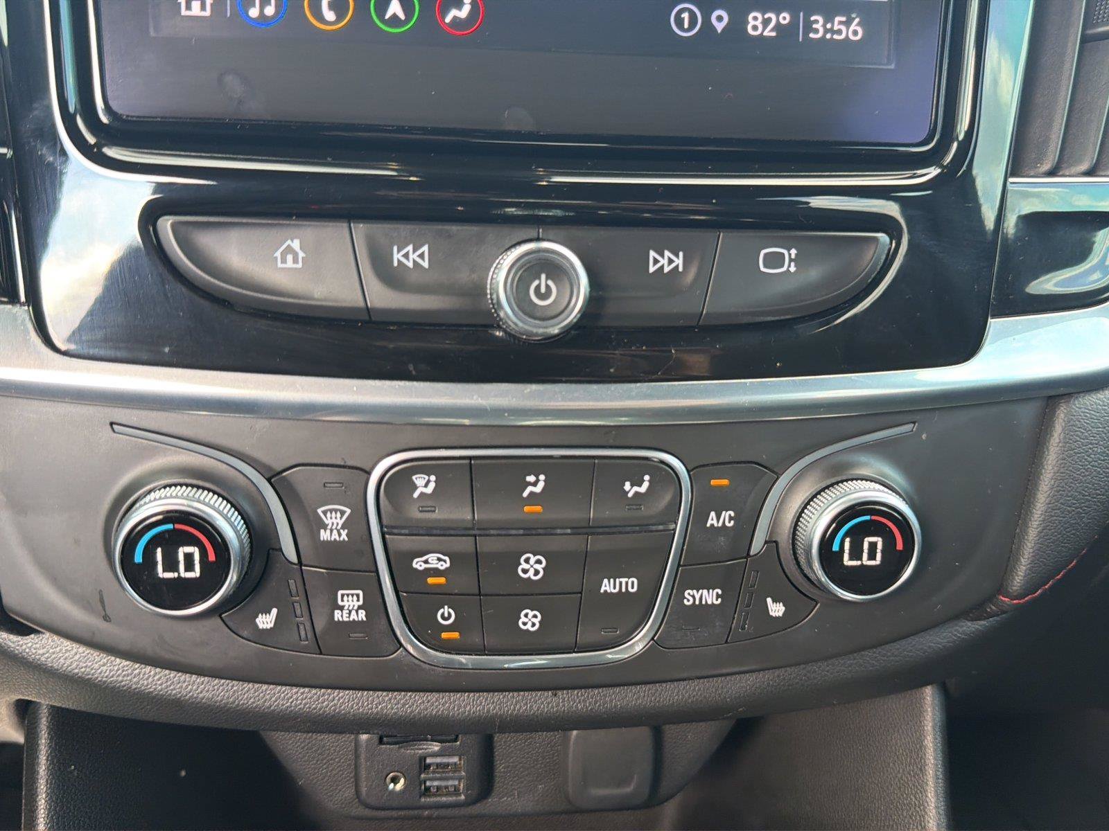 Used 2022 Chevrolet Traverse RS FWD image 17