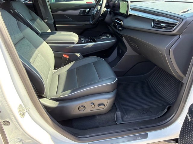 Used 2025 Buick Enclave Sport Touring image 13